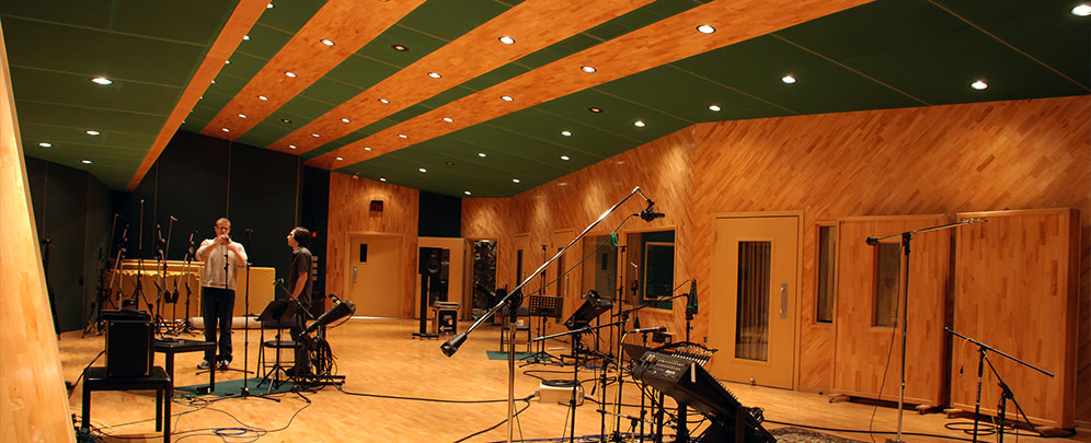 Tracking room