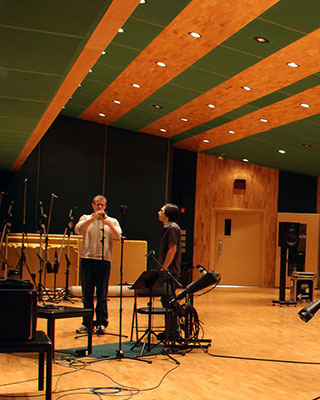 Tracking room